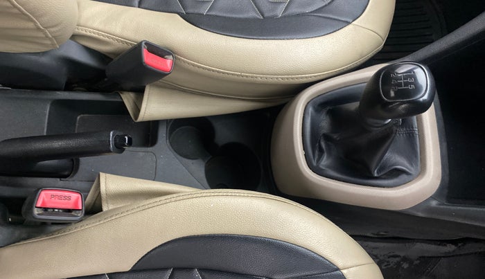 2018 Hyundai Xcent S 1.2, Petrol, Manual, 1,44,410 km, Gear Lever