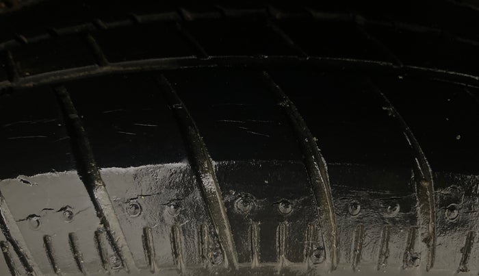 2018 Hyundai Xcent S 1.2, Petrol, Manual, 1,44,410 km, Left Rear Tyre Tread