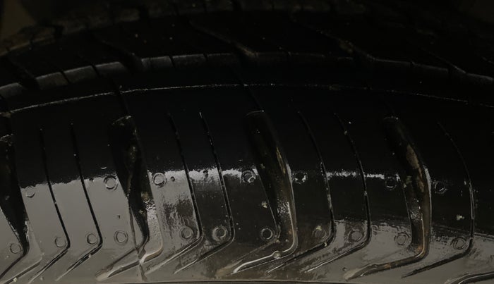 2018 Hyundai Xcent S 1.2, Petrol, Manual, 1,44,410 km, Right Rear Tyre Tread