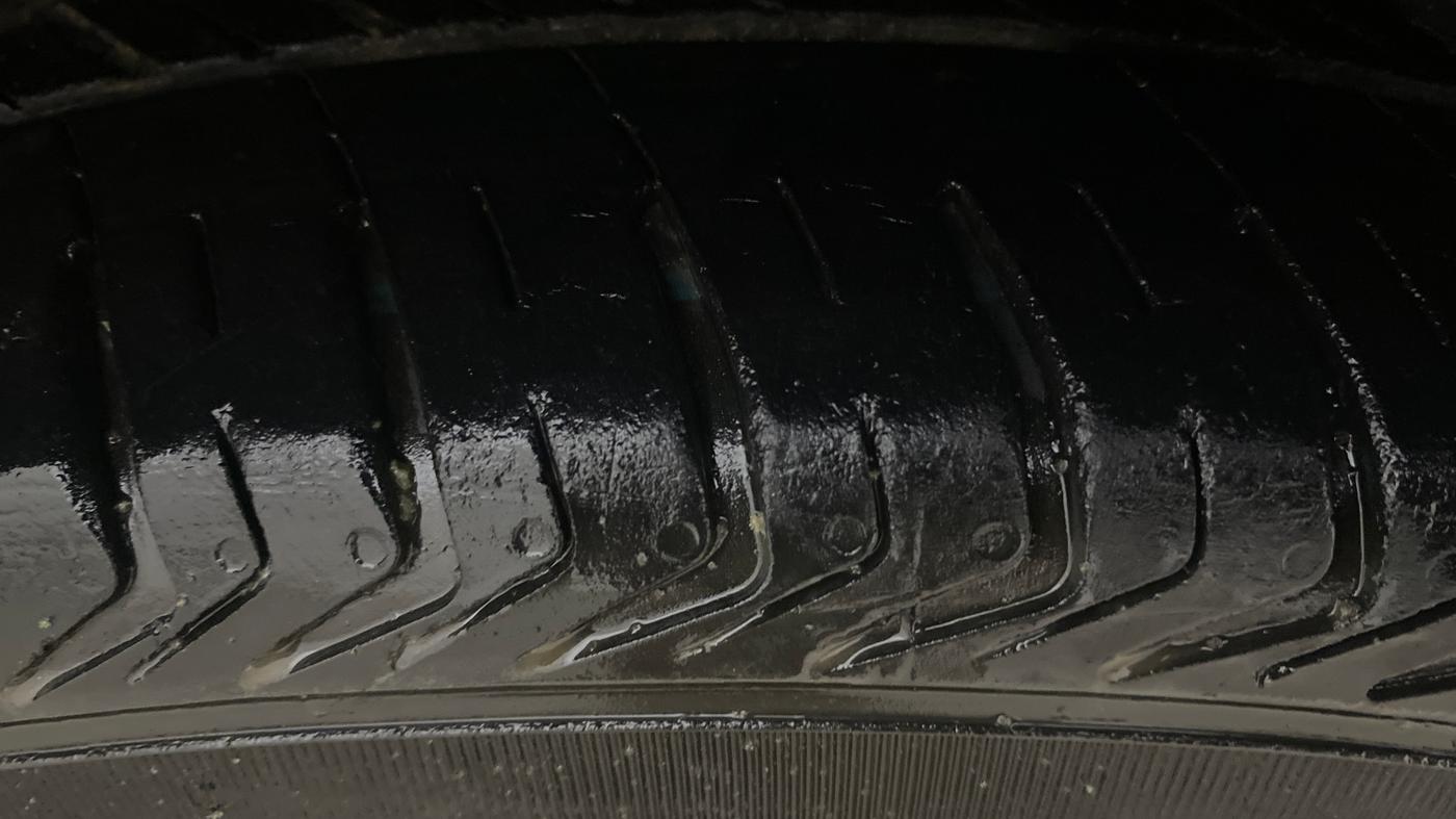 2018 Hyundai Xcent S 1.2, Petrol, Manual, 1,44,410 km, Right Front Tyre Tread