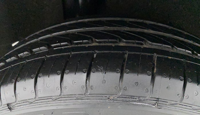 2017 Maruti Baleno DELTA PETROL 1.2, Petrol, Manual, 41,960 km, Right Rear Tyre Tread