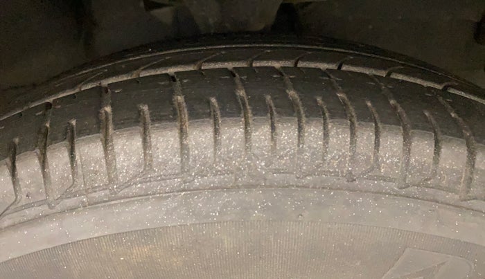 2012 Hyundai i10 SPORTZ 1.2 AT, Petrol, Automatic, 11,895 km, Right Front Tyre Tread