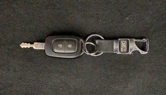 2017 Renault Duster 85 PS RXZ DIESEL, Diesel, Manual, 69,947 km, Key Close Up