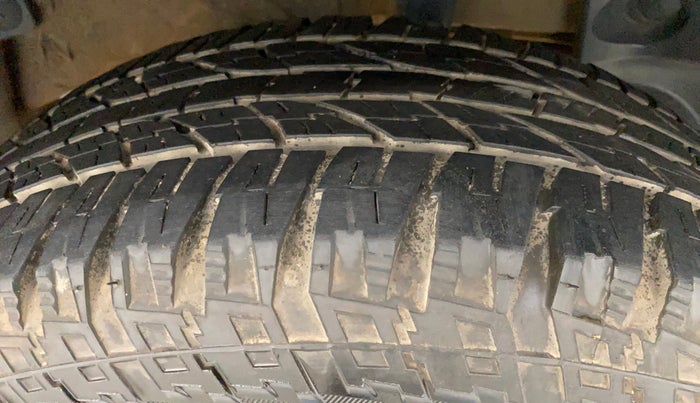 2017 Renault Duster 85 PS RXZ DIESEL, Diesel, Manual, 69,947 km, Left Rear Tyre Tread