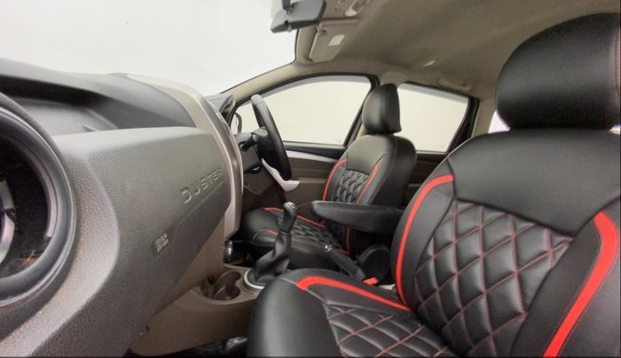 2017 Renault Duster 85 PS RXZ DIESEL, Diesel, Manual, 69,947 km, Right Side Front Door Cabin