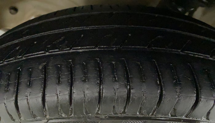 2018 Maruti Alto 800 LXI, Petrol, Manual, 66,297 km, Right Front Tyre Tread