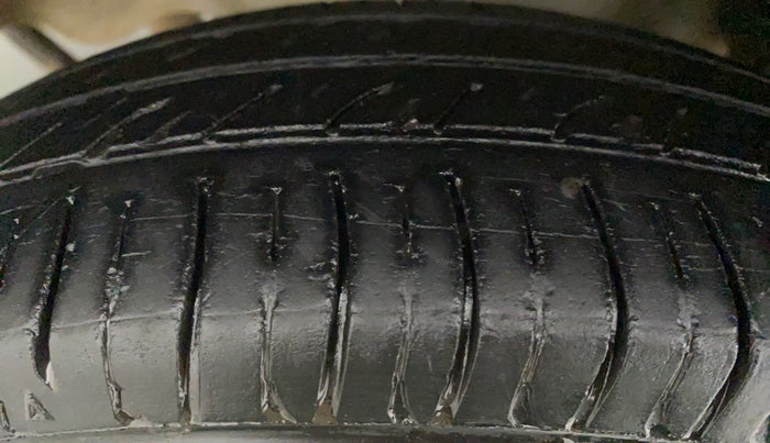 2018 Maruti Alto 800 LXI, Petrol, Manual, 66,297 km, Left Rear Tyre Tread
