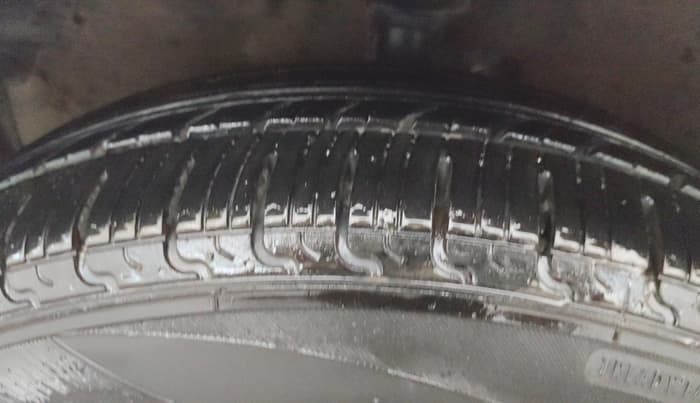 2016 Maruti Celerio VXI CNG, CNG, Manual, 70,667 km, Left Front Tyre Tread