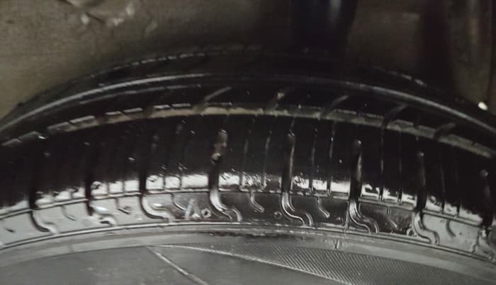 2016 Maruti Celerio VXI CNG, CNG, Manual, 70,667 km, Left Rear Tyre Tread