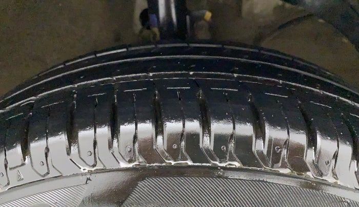 2021 Maruti Ertiga ZXI+ SHVS, Petrol, Manual, 15,246 km, Right Front Tyre Tread