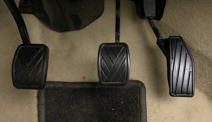 2021 Maruti Ertiga ZXI+ SHVS, Petrol, Manual, 15,246 km, Pedals