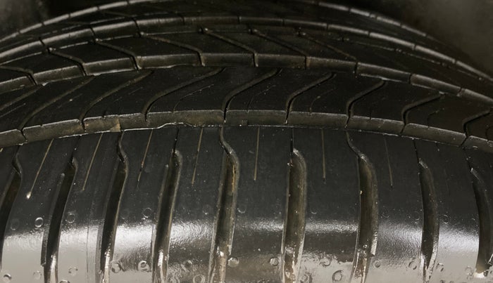 2023 Jeep Compass MODEL S (O) DIESEL 4X4 AT, Diesel, Automatic, 43,205 km, Right Rear Tyre Tread