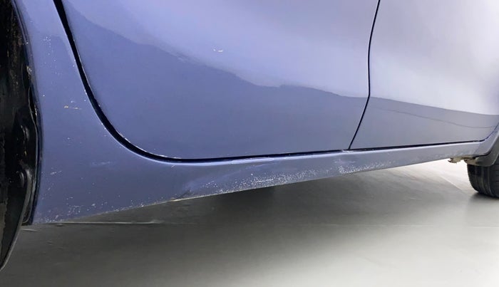 2018 Maruti Dzire VXI, Petrol, Manual, 69,688 km, Right running board - Slightly dented