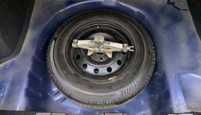 2018 Maruti Dzire VXI, Petrol, Manual, 69,688 km, Dicky (Boot door) - Tool missing