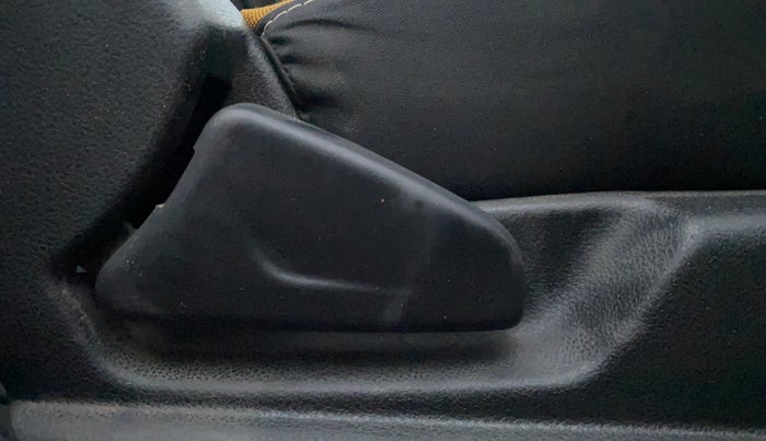 2022 Renault Kwid CLIMBER MT 1.0, Petrol, Manual, 56,050 km, Driver Side Adjustment Panel