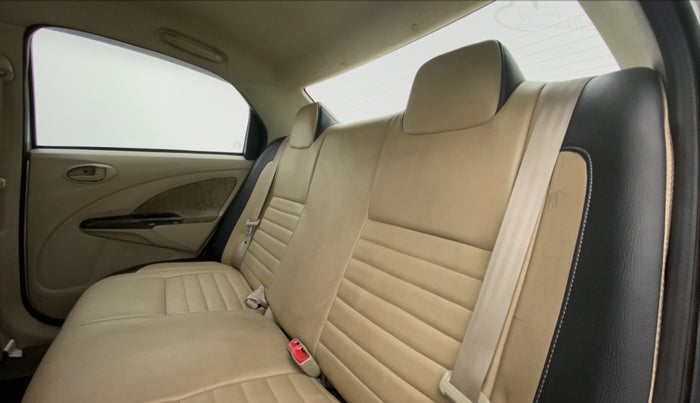 2015 Toyota Etios VX, Petrol, Manual, 41,578 km, Right Side Rear Door Cabin