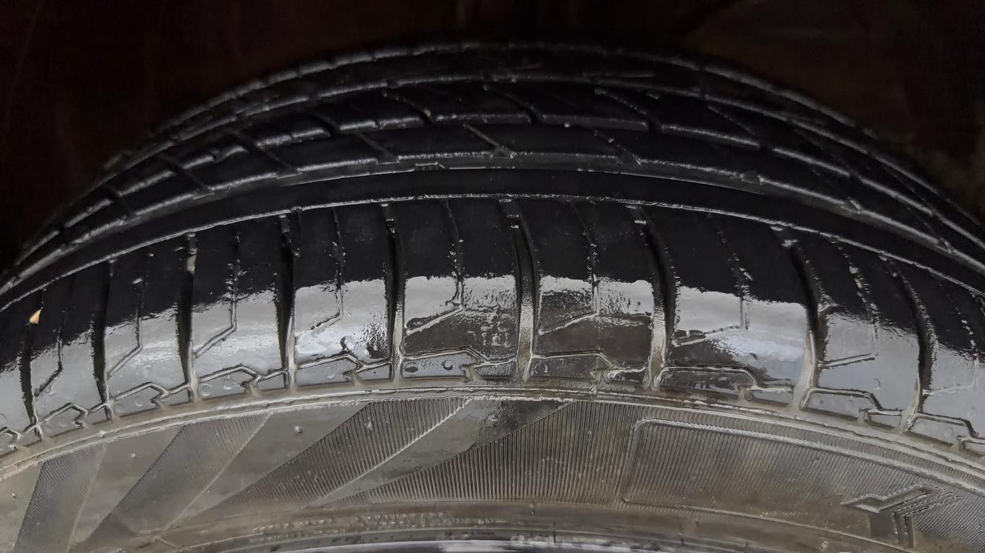 2023 Maruti Swift VXI, Petrol, Manual, 26,779 km, Right Front Tyre Tread