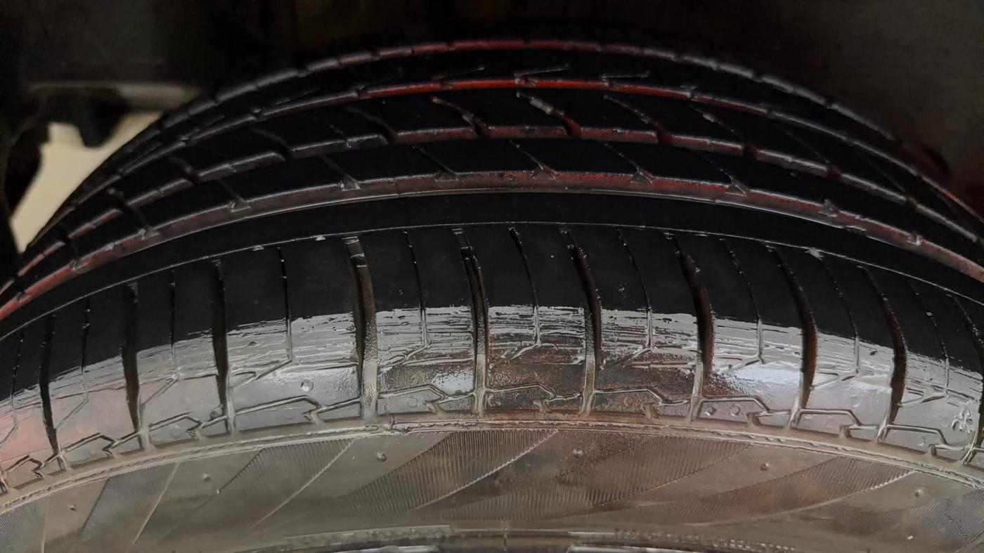 2023 Maruti Swift VXI, Petrol, Manual, 26,779 km, Right Rear Tyre Tread