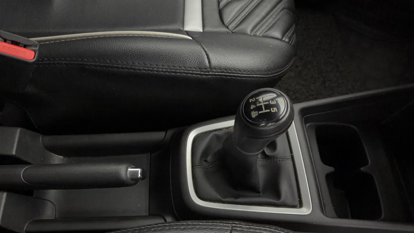 2023 Maruti Swift VXI, Petrol, Manual, 26,779 km, Gear Lever