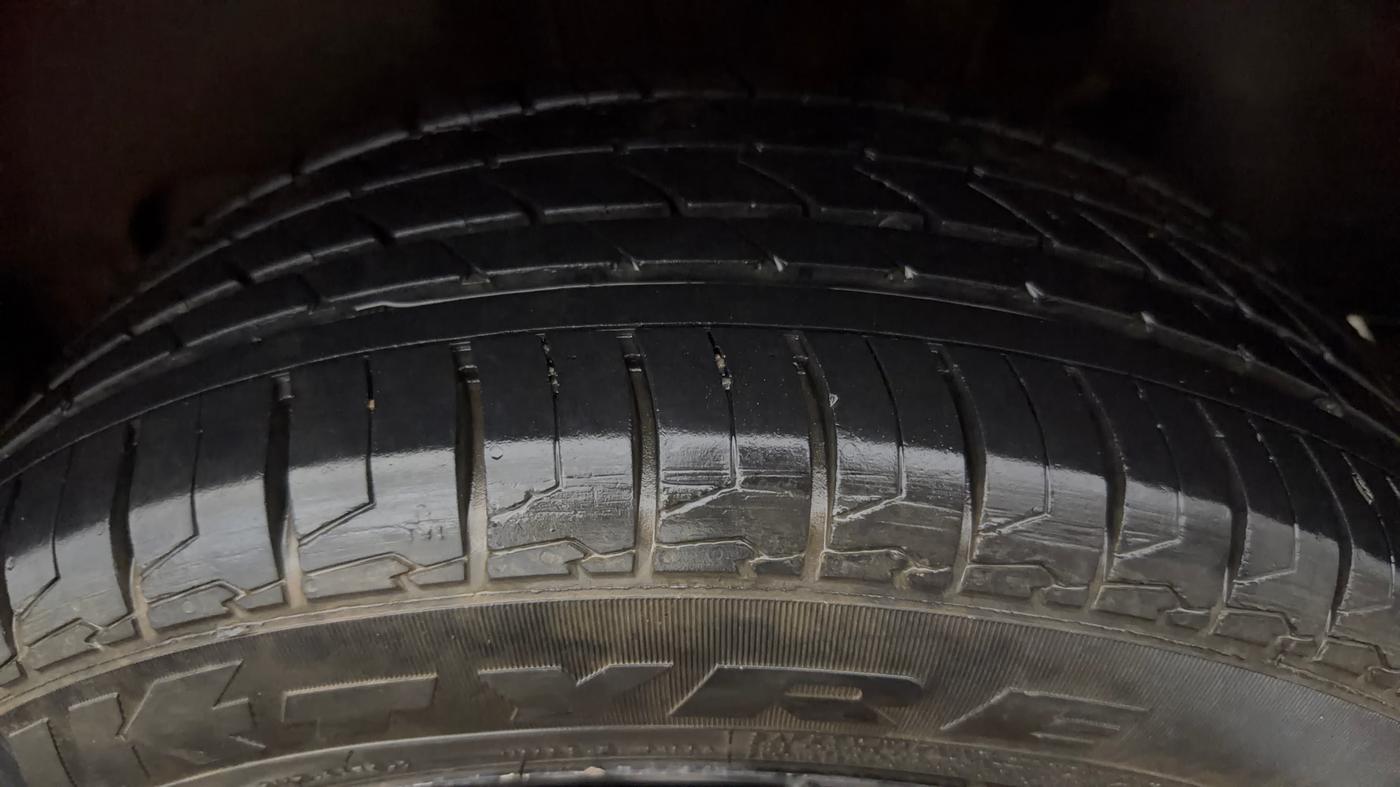 2023 Maruti Swift VXI, Petrol, Manual, 26,779 km, Left Rear Tyre Tread