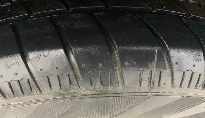 2013 Maruti Ritz ZXI, Petrol, Manual, 29,725 km, Right Rear Tyre Tread