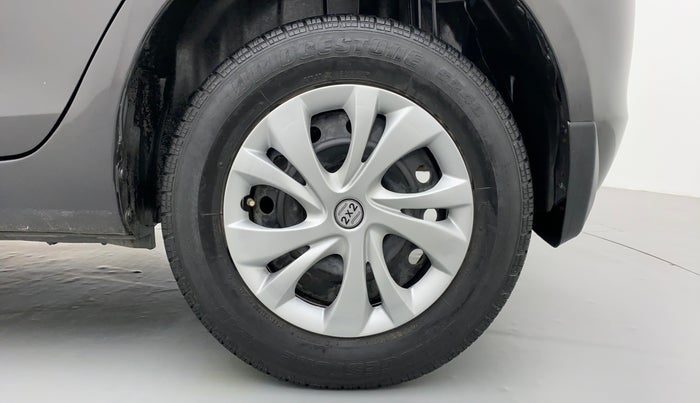 2015 Maruti Swift VXI D, Petrol, Manual, 34,459 km, Left Rear Wheel
