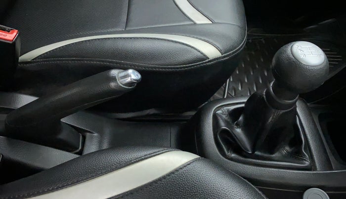 2015 Maruti Swift VXI D, Petrol, Manual, 34,459 km, Gear Lever