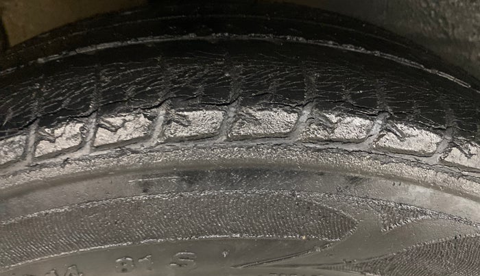 2014 Maruti Celerio VXI AMT, Petrol, Automatic, 97,050 km, Right Rear Tyre Tread