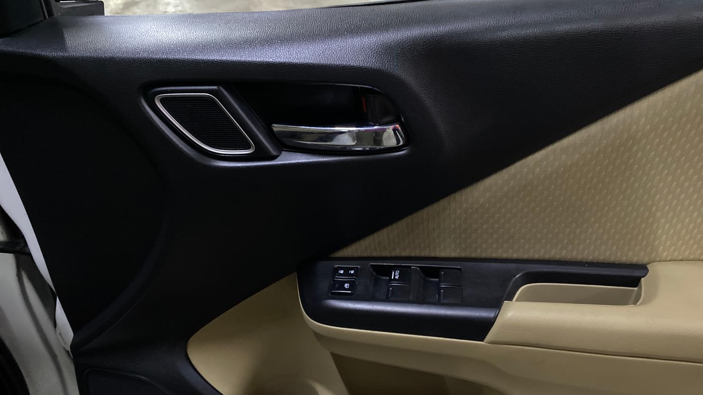 2021 Honda City 1.5L I-VTEC V MT 4TH GEN, Petrol, Manual, 61,755 km, Driver Side Door Panels Control
