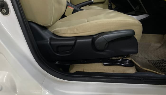 2021 Honda City 1.5L I-VTEC V MT 4TH GEN, Petrol, Manual, 61,755 km, Driver Side Adjustment Panel
