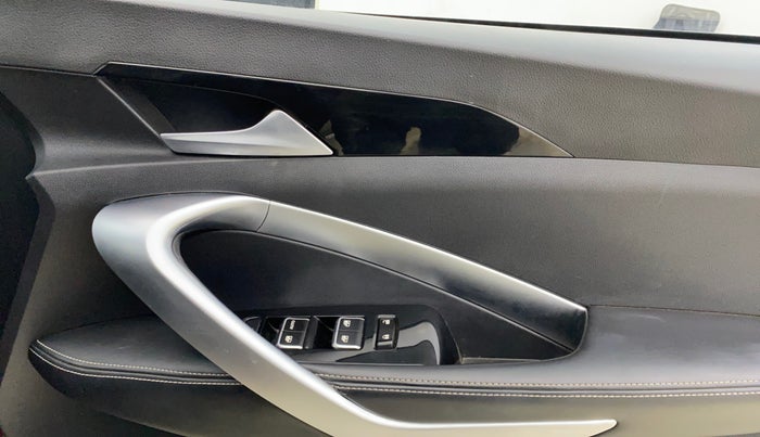 2021 MG HECTOR SHARP 1.5 DCT PETROL, Petrol, Automatic, 48,474 km, Driver Side Door Panels Control