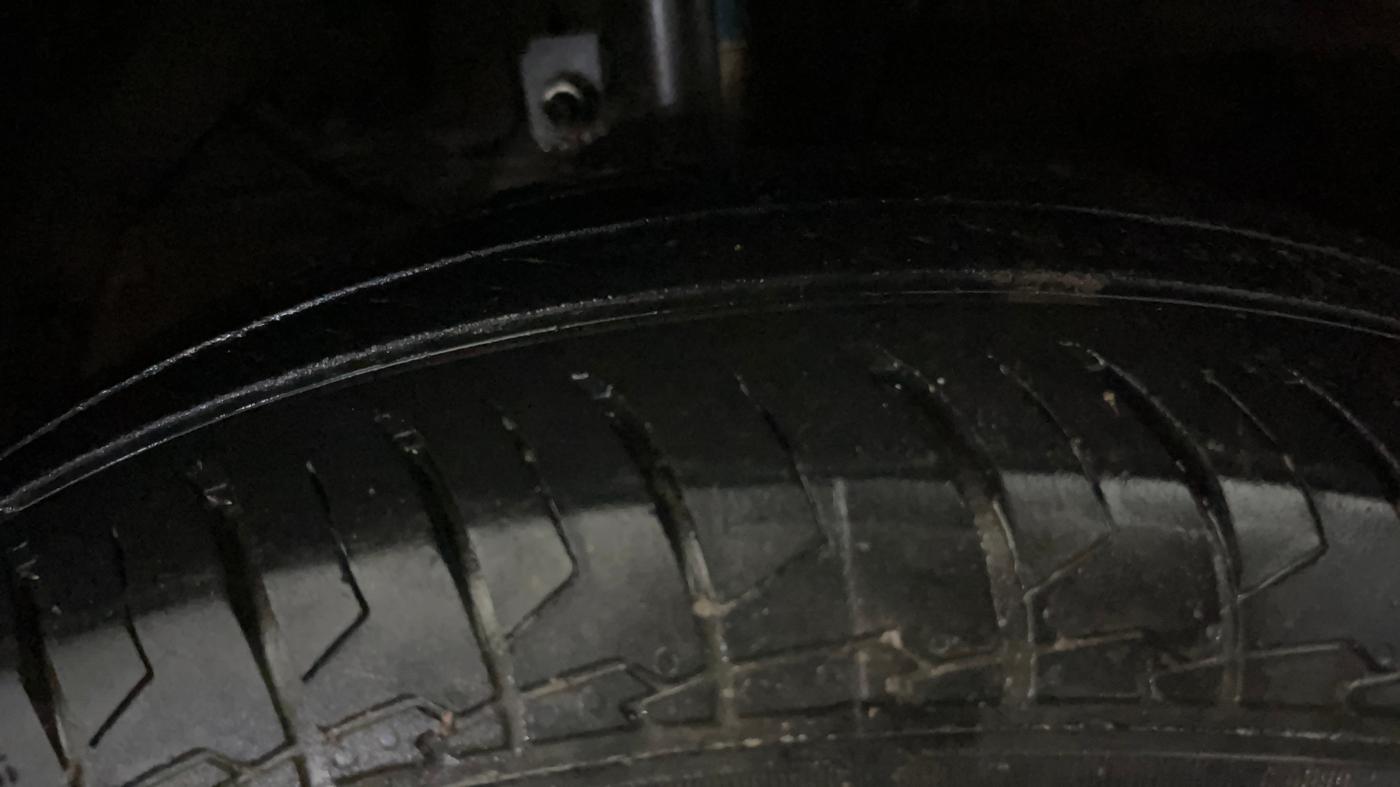 2023 Maruti Swift LXI, Petrol, Manual, 29,593 km, Left Front Tyre Tread