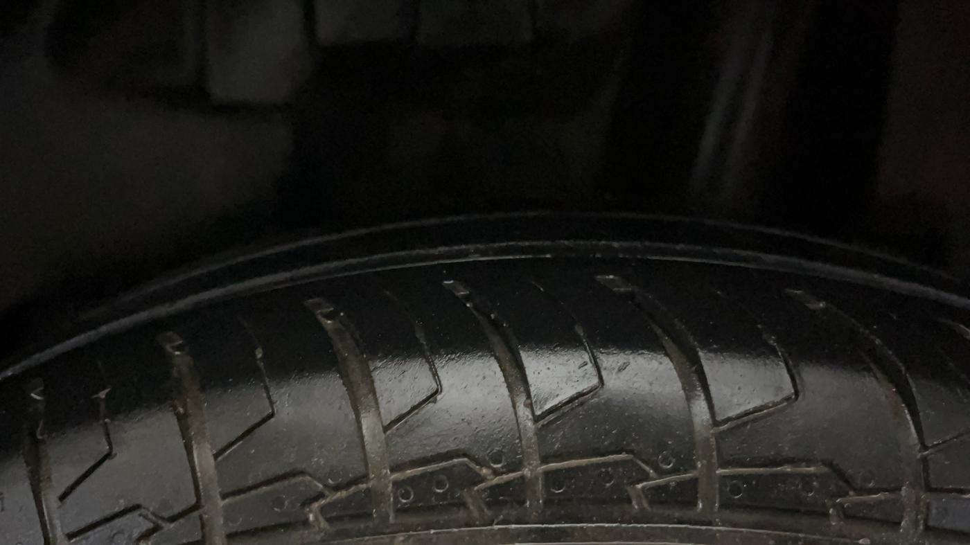 2023 Maruti Swift LXI, Petrol, Manual, 29,593 km, Left Rear Tyre Tread