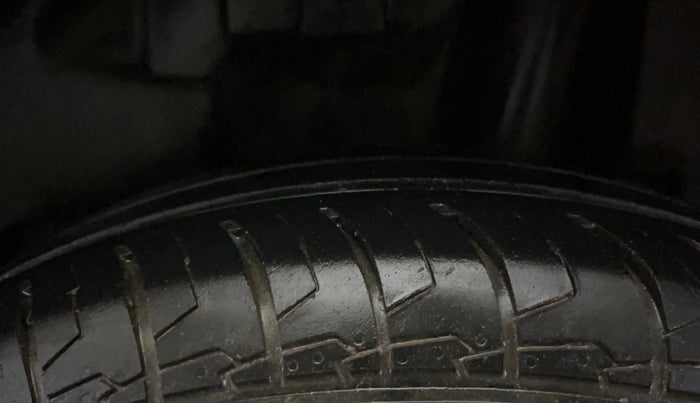2023 Maruti Swift LXI, Petrol, Manual, 29,593 km, Left Rear Tyre Tread