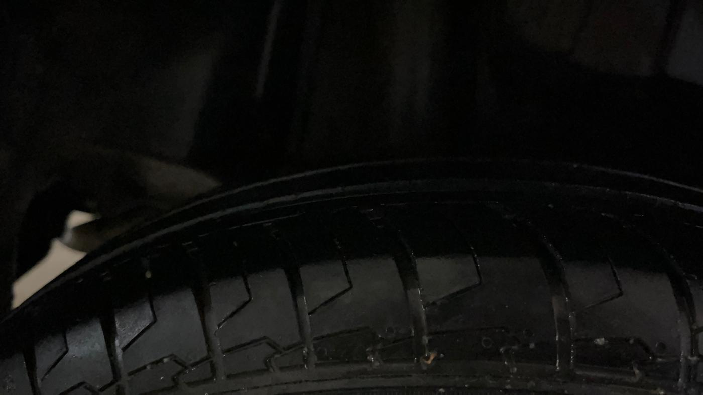 2023 Maruti Swift LXI, Petrol, Manual, 29,593 km, Right Rear Tyre Tread
