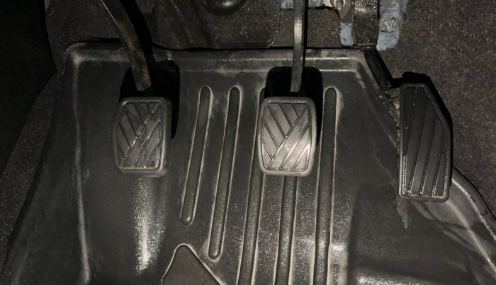 2023 Maruti Swift LXI, Petrol, Manual, 29,593 km, Pedals