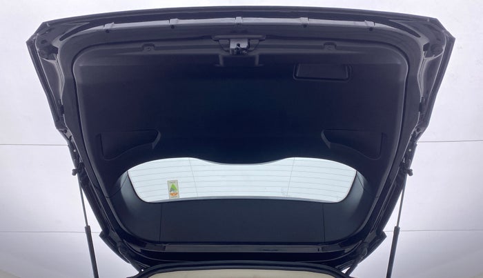 2022 Tata Safari XTA+ DARK EDITION , Diesel, Automatic, 20,673 km, Boot Door Open