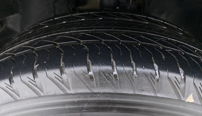 2022 Tata Safari XTA+ DARK EDITION , Diesel, Automatic, 20,673 km, Left Front Tyre Tread