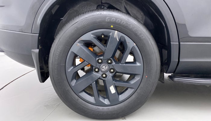 2022 Tata Safari XTA+ DARK EDITION , Diesel, Automatic, 20,673 km, Right Rear Wheel