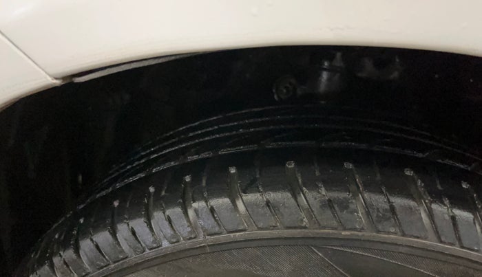 2017 Honda Amaze 1.2L I-VTEC S, CNG, Manual, 58,319 km, Left Front Tyre Tread