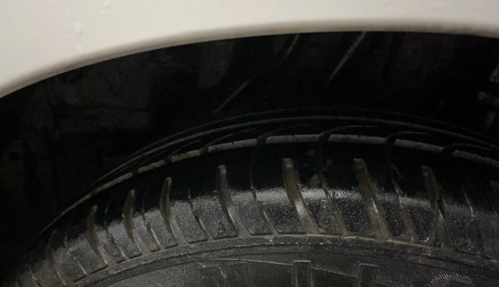 2017 Honda Amaze 1.2L I-VTEC S, CNG, Manual, 58,319 km, Left Rear Tyre Tread