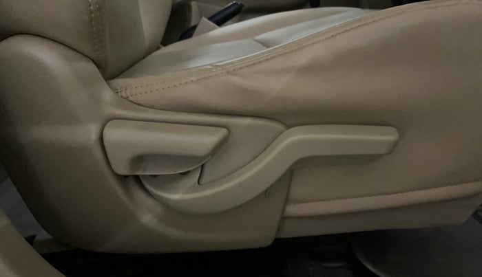 2017 Honda Amaze 1.2L I-VTEC S, CNG, Manual, 58,319 km, Driver Side Adjustment Panel