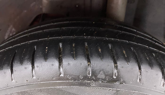 2021 Ford Figo Aspire TITANIUM 1.2 PETROL, Petrol, Manual, 29,246 km, Left Rear Tyre Tread