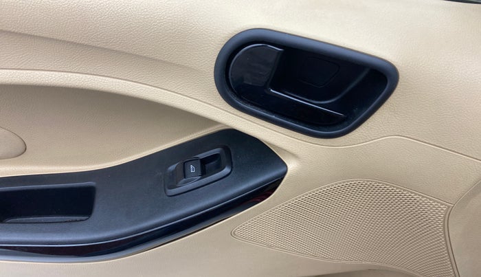 2021 Ford Figo Aspire TITANIUM 1.2 PETROL, Petrol, Manual, 29,246 km, Left front window switch / handle - Switch/handle not functional