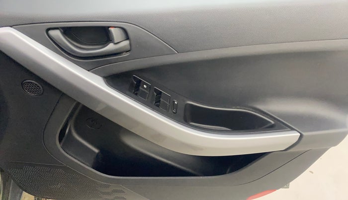 2023 Tata NEXON XMA SUNROOF PETROL, Petrol, Automatic, 14,457 km, Driver Side Door Panels Control