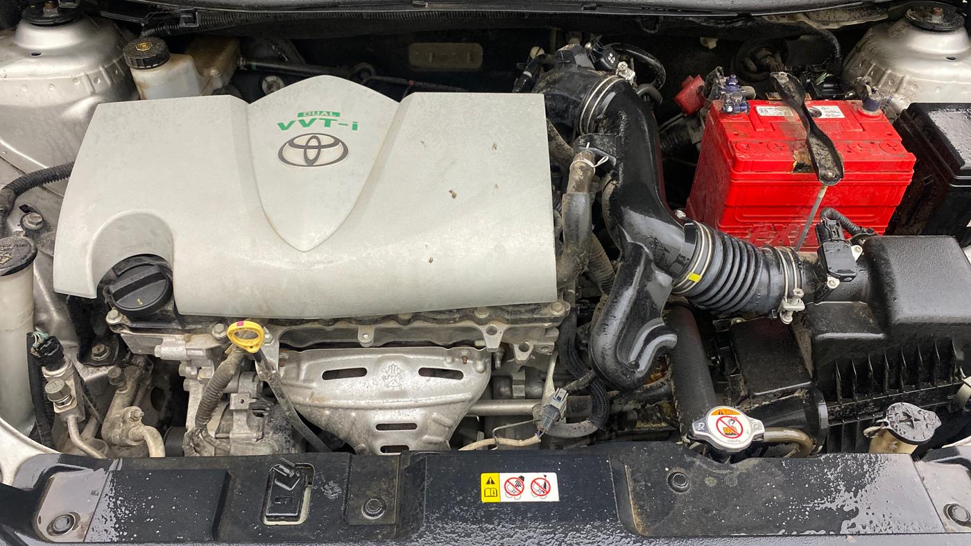 2020 Toyota YARIS G MT, Petrol, Manual, 1,04,531 km, Engine View
