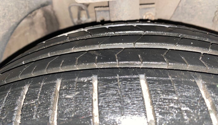 2018 Volkswagen Ameo HIGHLINE PLUS 1.0L 16 ALLOY, Petrol, Manual, 8,343 km, Right Front Tyre Tread