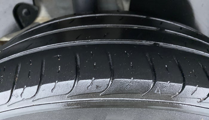 2020 KIA SELTOS HTE 1.5 MT DIESEL, Diesel, Manual, 82,756 km, Right Rear Tyre Tread