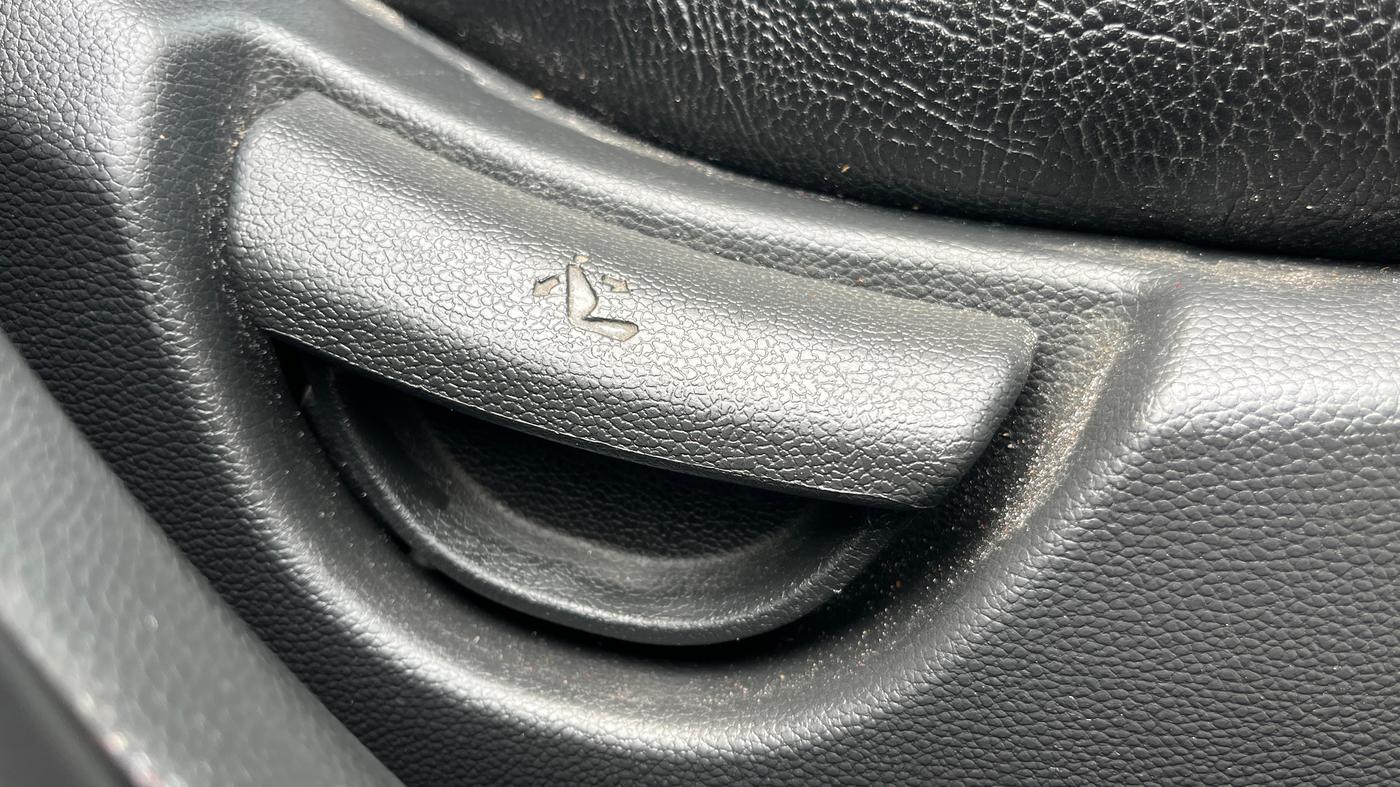 2019 Hyundai Grand i10 SPORTZ AT 1.2 KAPPA VTVT, Petrol, Automatic, 45,315 km, Driver Side Adjustment Panel