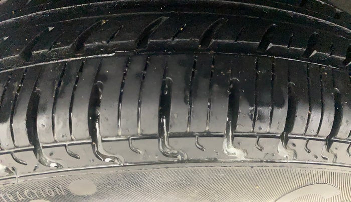 2017 Renault Kwid CLIMBER 1.0 AMT, Petrol, Automatic, 19,505 km, Right Rear Tyre Tread